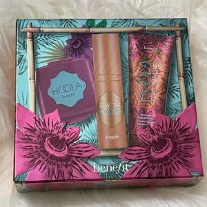 Benefit bronzer mini knit!!!